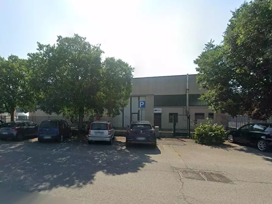 Immagine 2 di Attività artigianale in vendita  a Zeccone