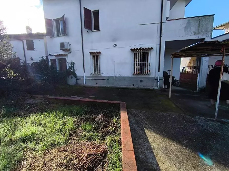 Immagine 19 di Casa semindipendente in vendita  a Carrara