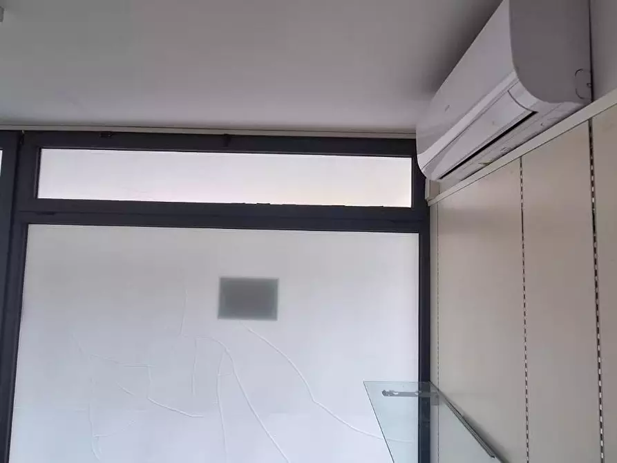 Immagine 8 di Negozio in vendita  a Empoli