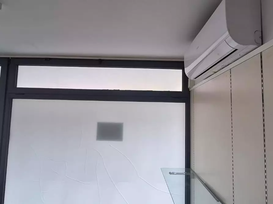 Immagine 9 di Negozio in vendita  a Empoli