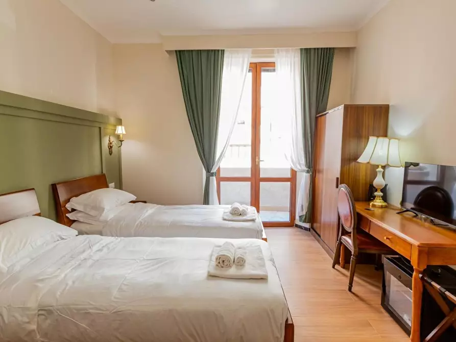 Immagine 3 di Albergo/B&B/Residence in vendita  a Livorno