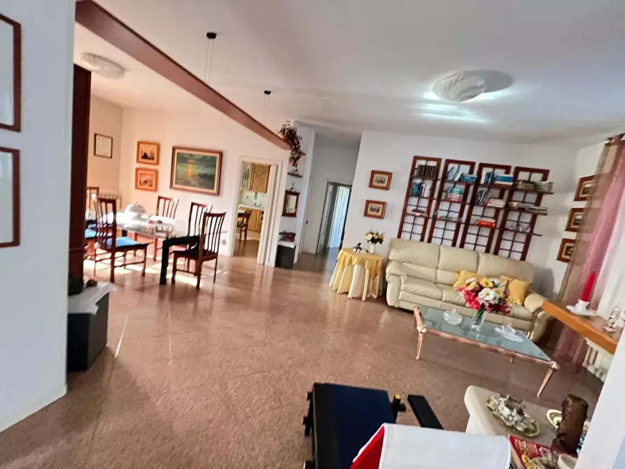 Immagine 34 di Villa in vendita  a Colle Di Val D'elsa