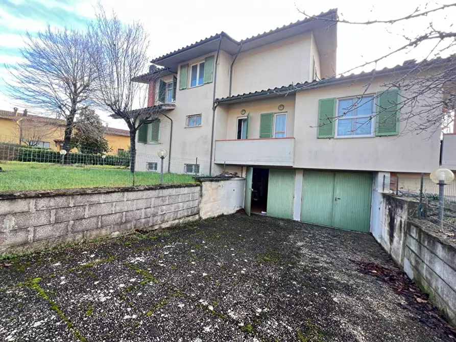 Immagine 1 di Villa in vendita  a Colle Di Val D'elsa