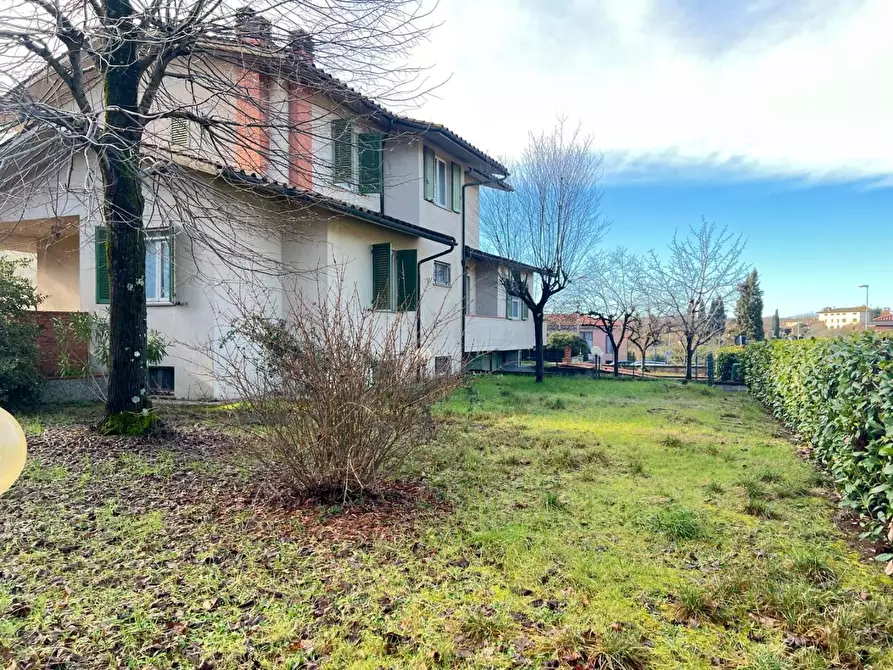 Immagine 15 di Villa in vendita  a Colle Di Val D'elsa
