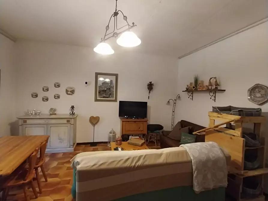 Immagine 8 di Casa indipendente in vendita  a Semproniano