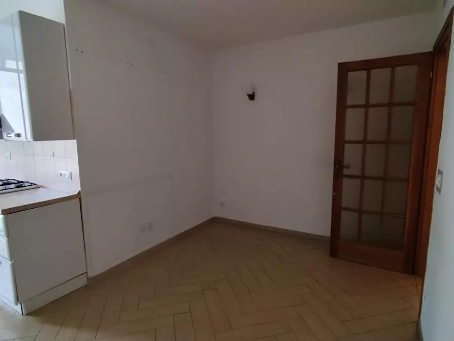 Immagine 9 di Appartamento in vendita  a Pisa