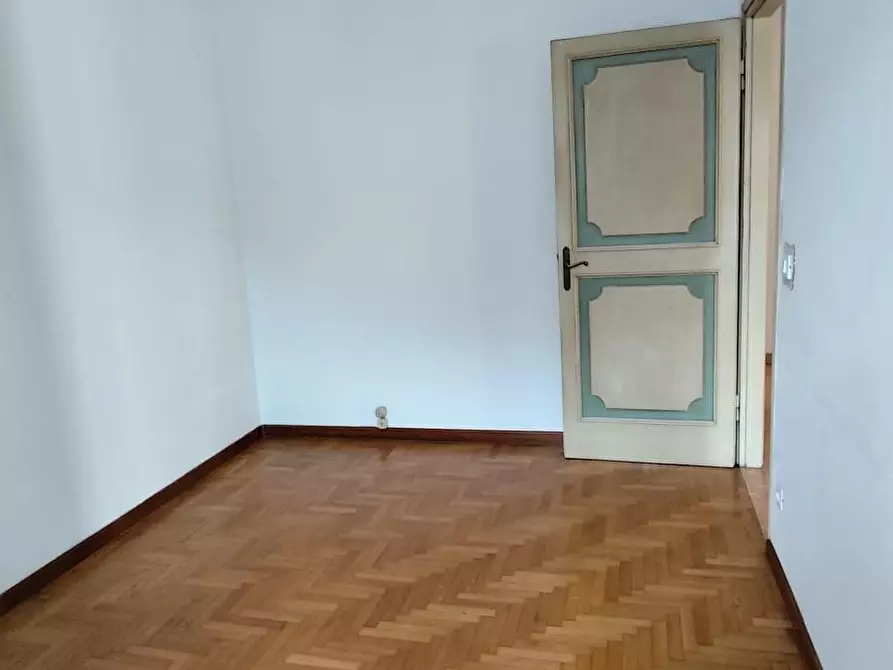 Immagine 12 di Appartamento in vendita  a Pisa