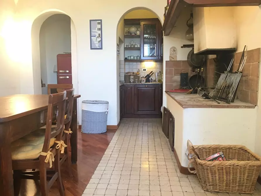 Immagine 16 di Appartamento in vendita  a Siena