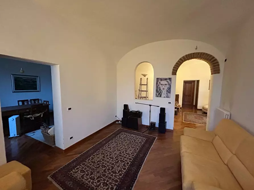 Immagine 4 di Appartamento in vendita  a Siena