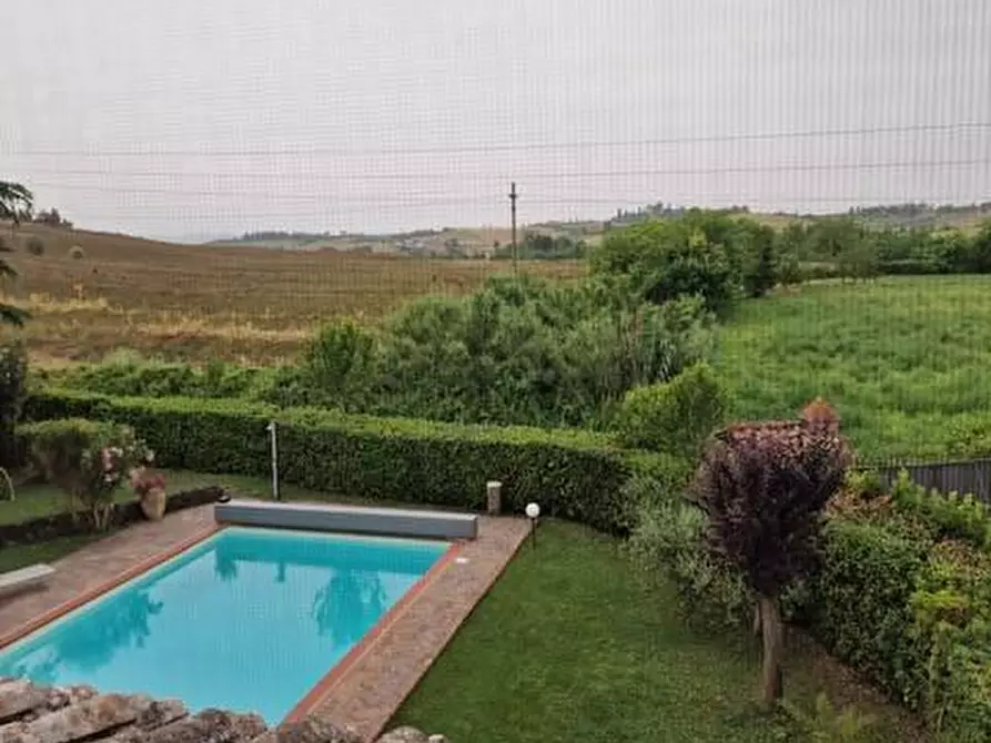 Immagine 17 di Casa colonica in vendita  a Siena