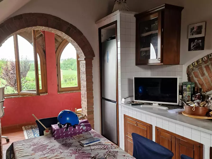 Immagine 10 di Casa colonica in vendita  a Siena