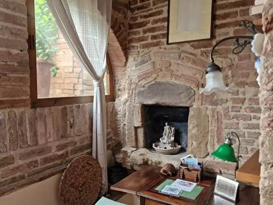 Immagine 27 di Casa colonica in vendita  a Siena
