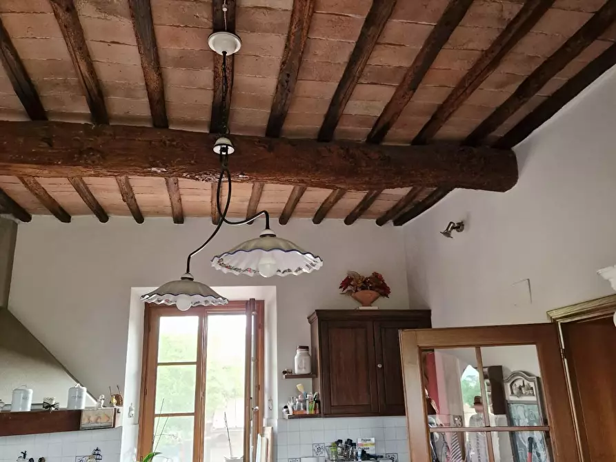Immagine 9 di Casa colonica in vendita  a Siena