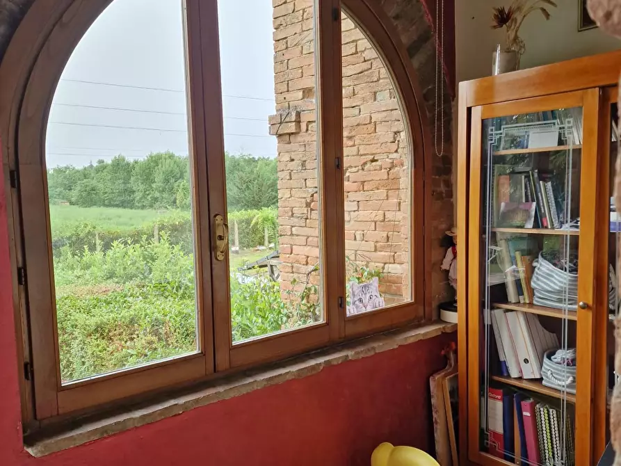Immagine 12 di Casa colonica in vendita  a Siena