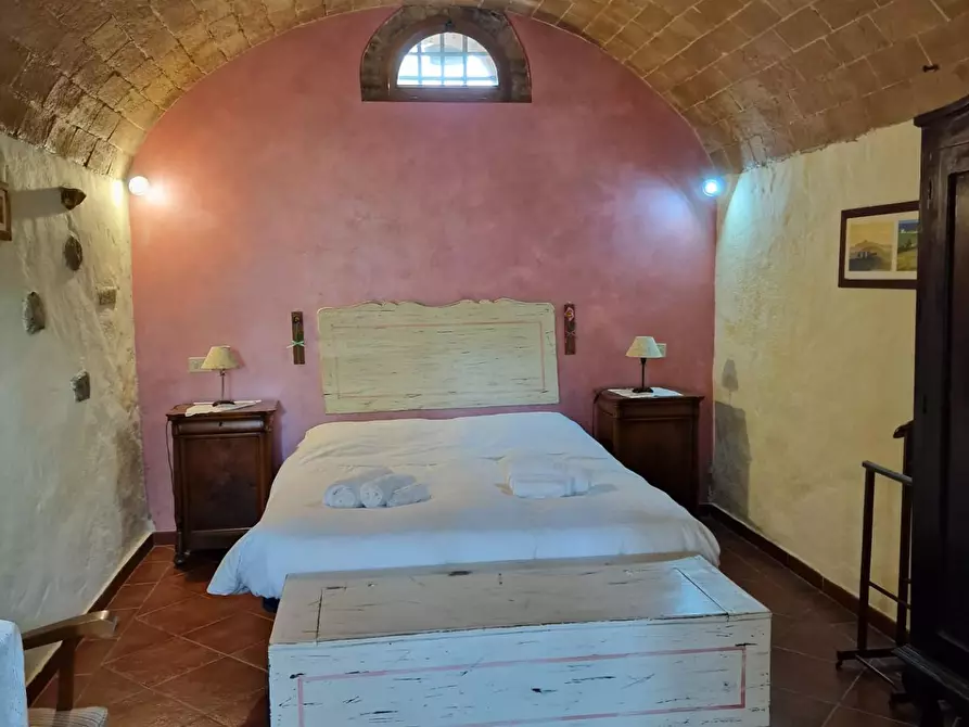 Immagine 29 di Casa colonica in vendita  a Siena