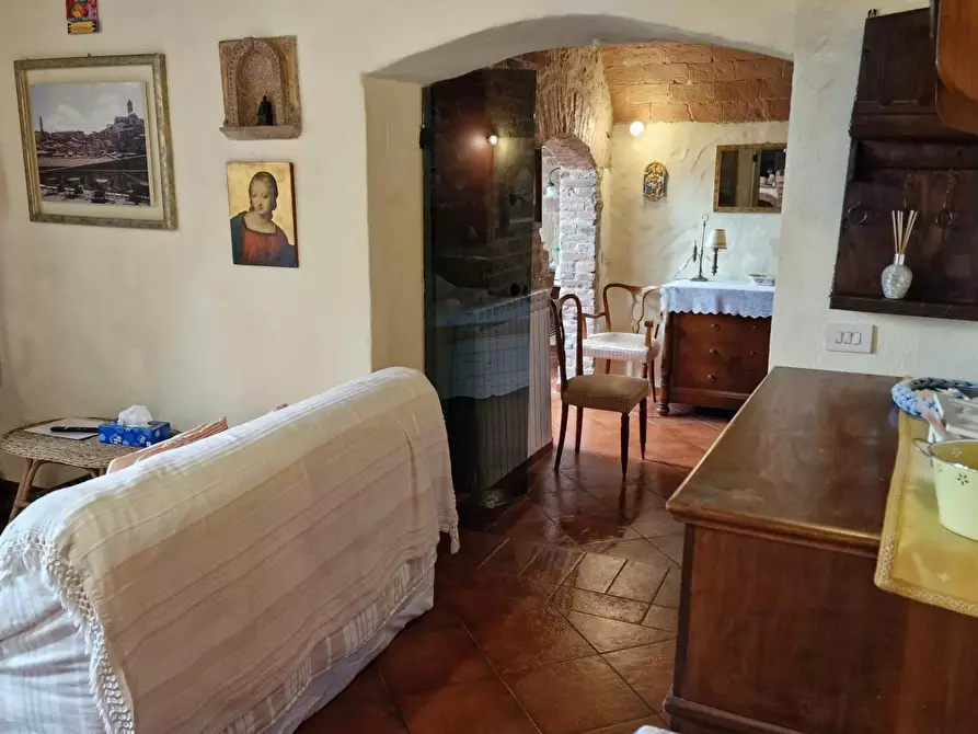 Immagine 32 di Casa colonica in vendita  a Siena