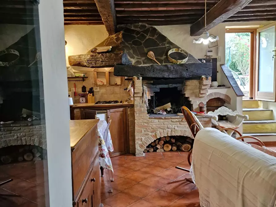 Immagine 31 di Casa colonica in vendita  a Siena