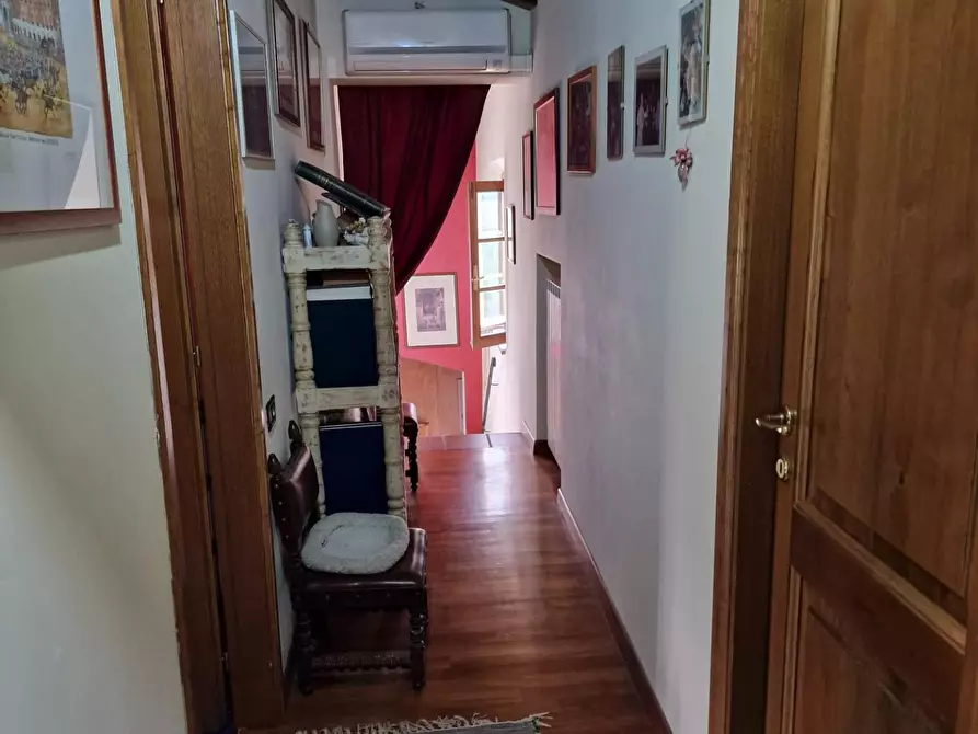 Immagine 21 di Casa colonica in vendita  a Siena