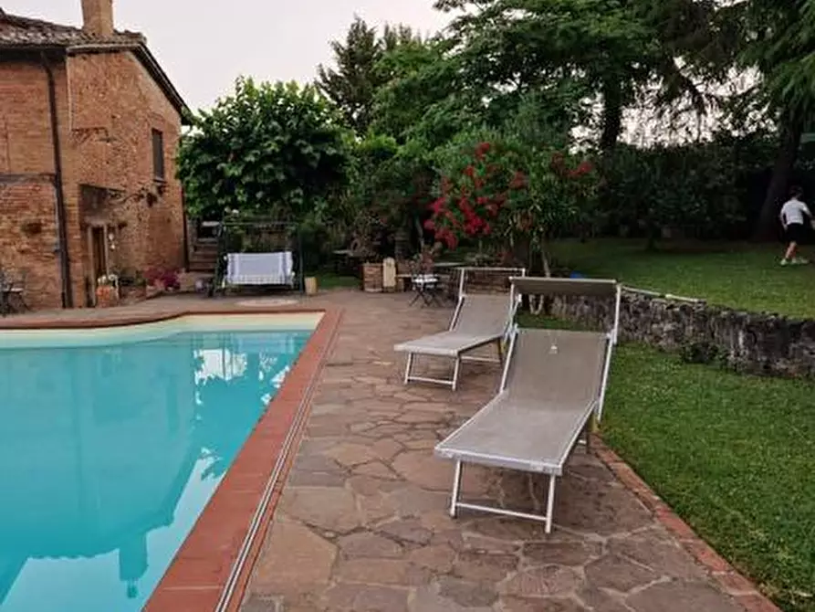 Immagine 7 di Casa colonica in vendita  a Siena