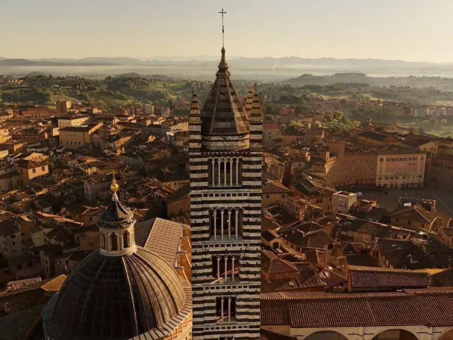 Immagine 1 di Bar / Ristorante in vendita  a Siena