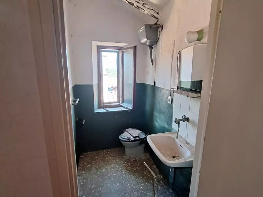 Immagine 8 di Appartamento in vendita  a Semproniano