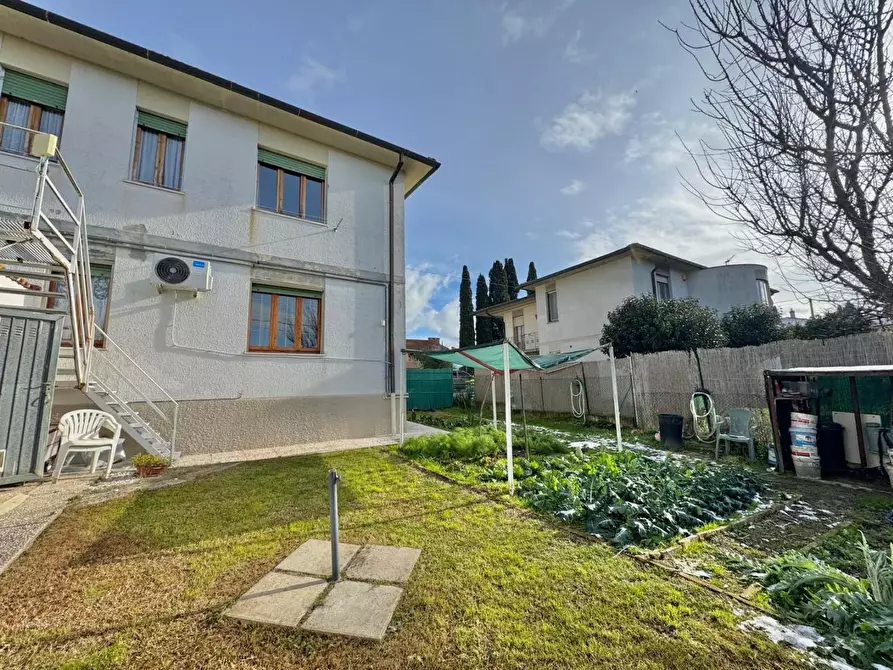 Immagine 32 di Casa bifamiliare in vendita  a Peccioli