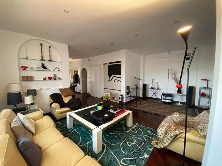 Immagine 40 di Mansarda in vendita  a Seravezza