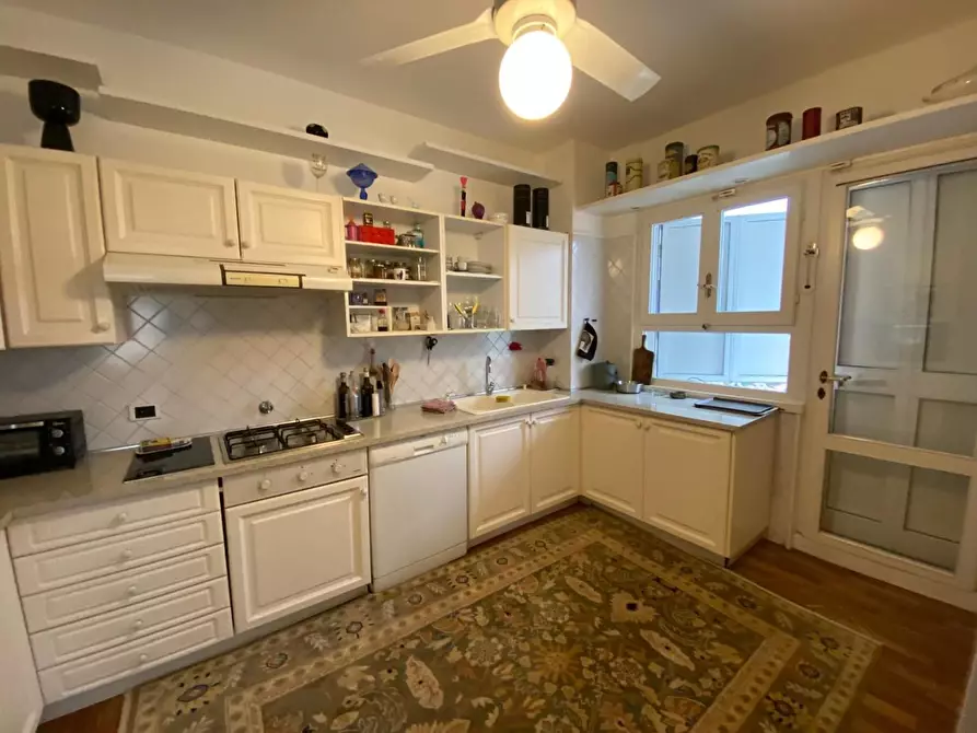 Immagine 28 di Mansarda in vendita  a Seravezza