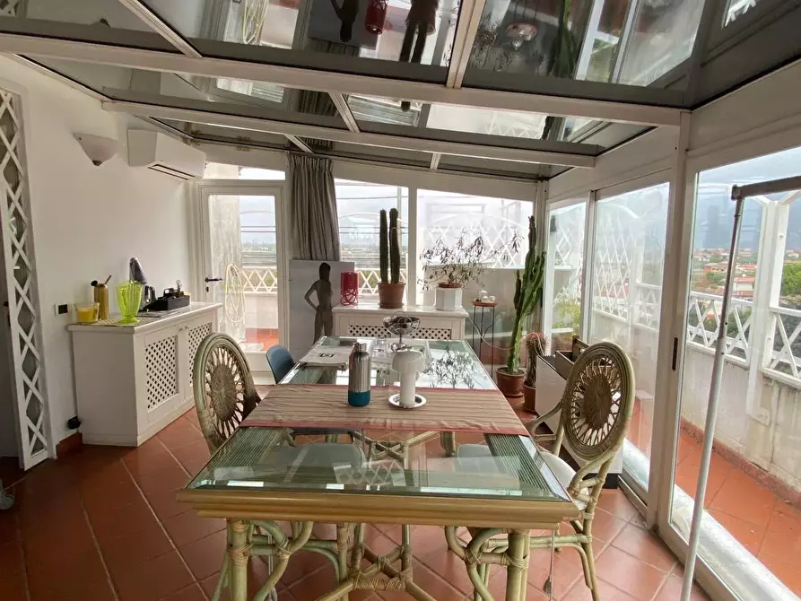 Immagine 10 di Mansarda in vendita  a Seravezza