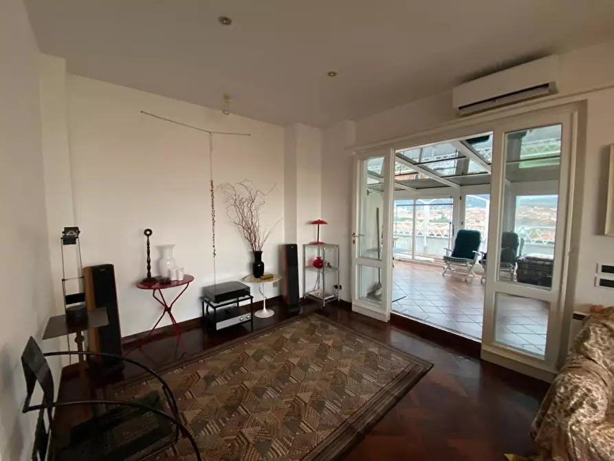 Immagine 41 di Mansarda in vendita  a Seravezza