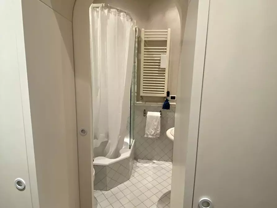 Immagine 17 di Mansarda in vendita  a Seravezza