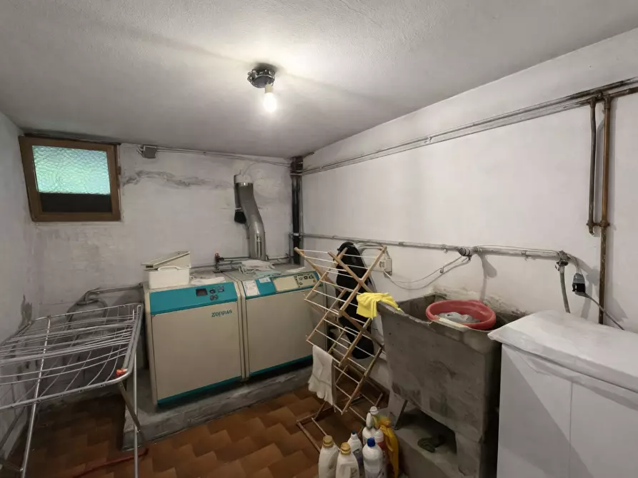 Immagine 44 di Villa in vendita  a Massa