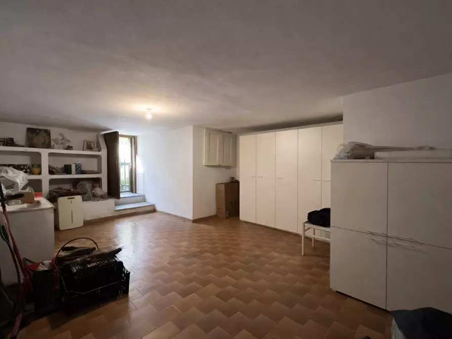 Immagine 45 di Villa in vendita  a Massa