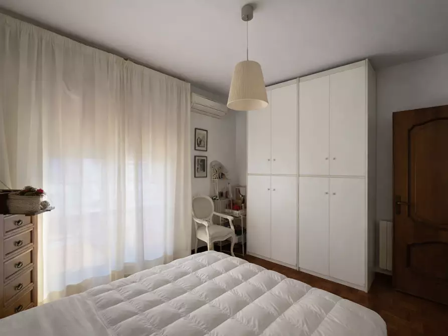 Immagine 32 di Villa in vendita  a Massa