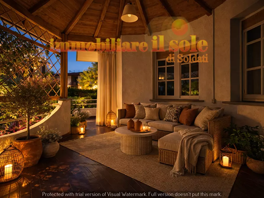 Immagine 12 di Villa in vendita  a Massa