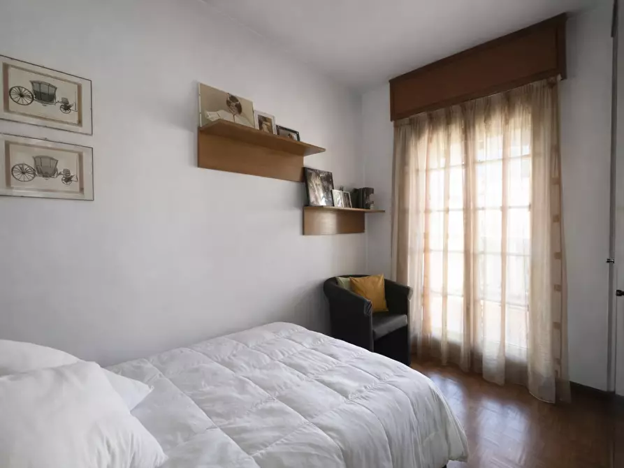 Immagine 34 di Villa in vendita  a Massa