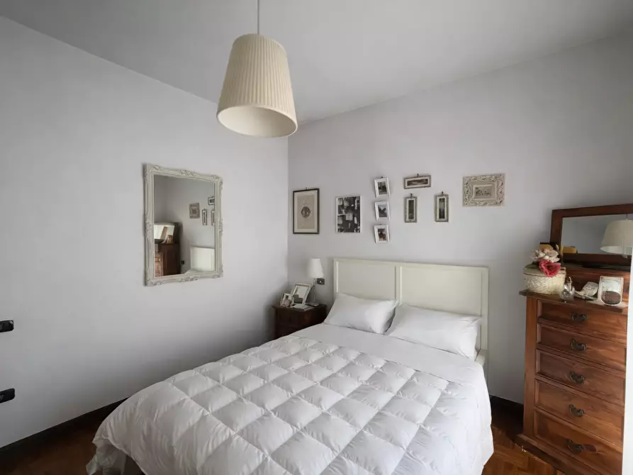 Immagine 31 di Villa in vendita  a Massa