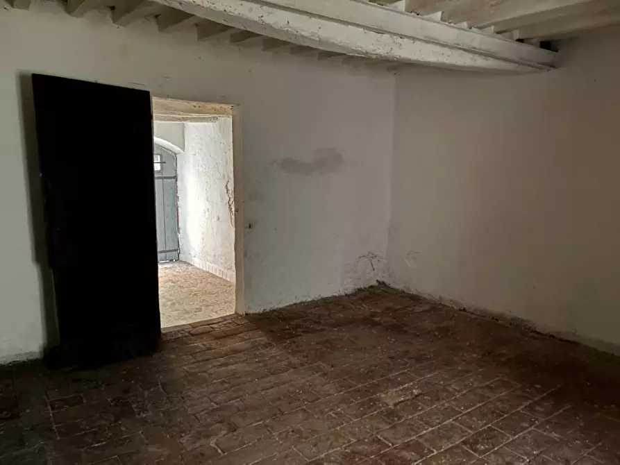 Immagine 4 di Magazzino in vendita  a Poggibonsi