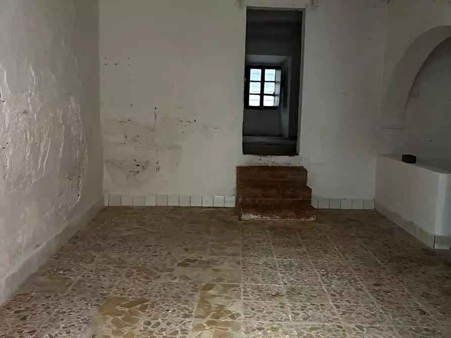 Immagine 3 di Magazzino in vendita  a Poggibonsi