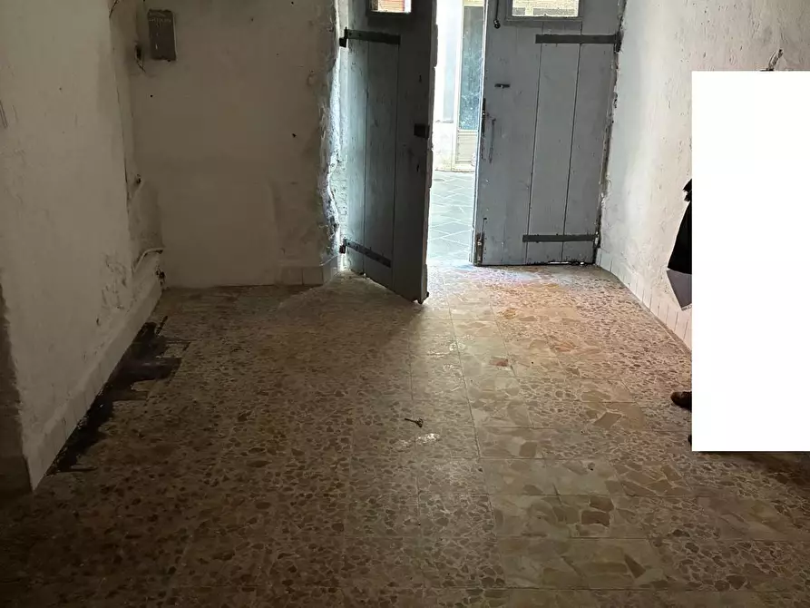 Immagine 1 di Magazzino in vendita  a Poggibonsi