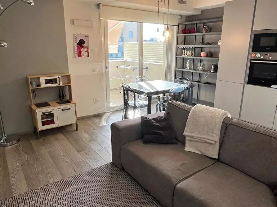 Immagine 1 di Appartamento in vendita  a Massa