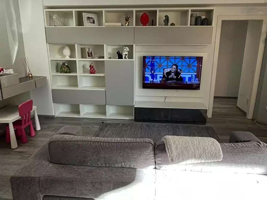 Immagine 2 di Appartamento in vendita  a Massa