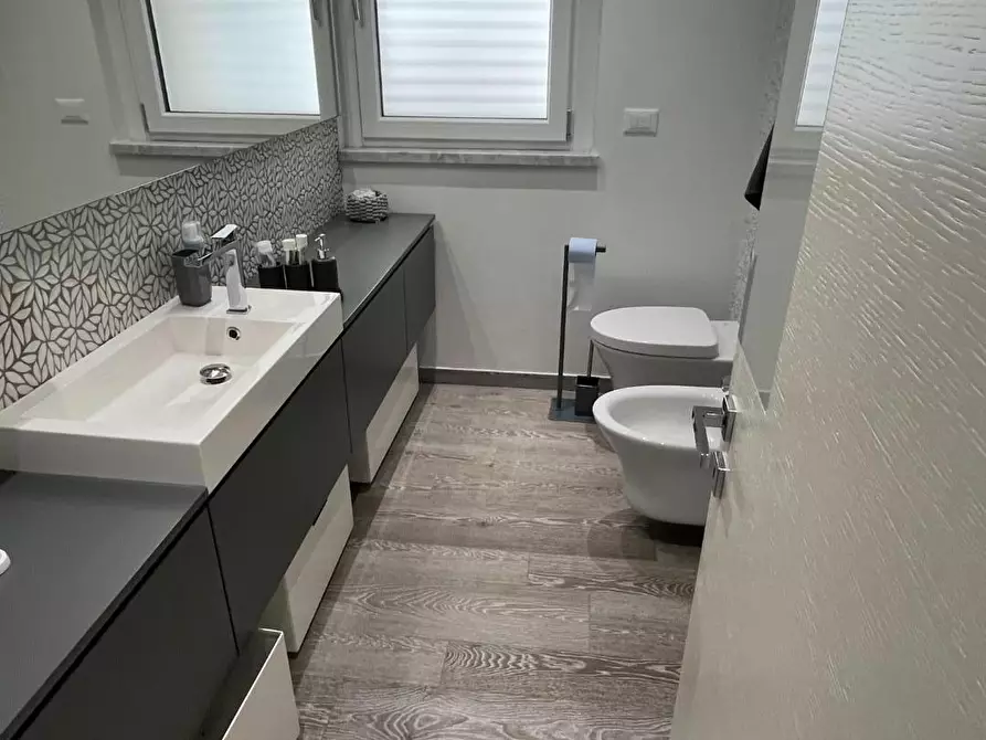 Immagine 13 di Appartamento in vendita  a Massa