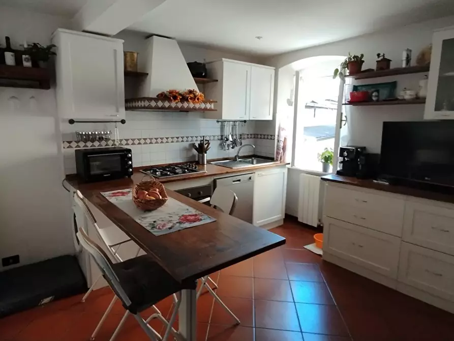 Immagine 1 di Appartamento in vendita  a Carrara