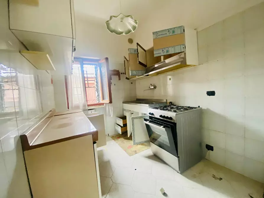 Immagine 3 di Appartamento in vendita  a Ortonovo