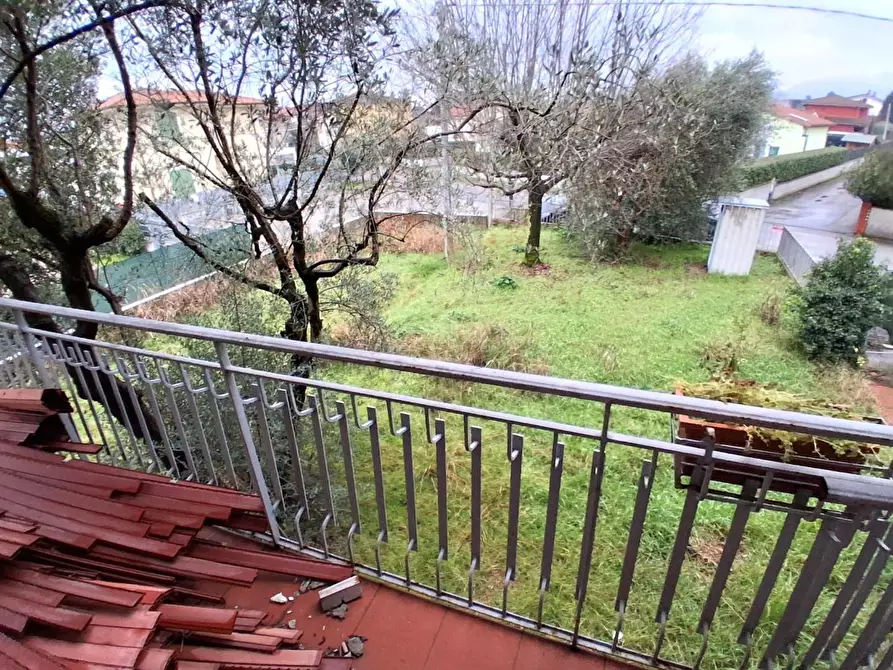 Immagine 16 di Villa in vendita  a Capannori