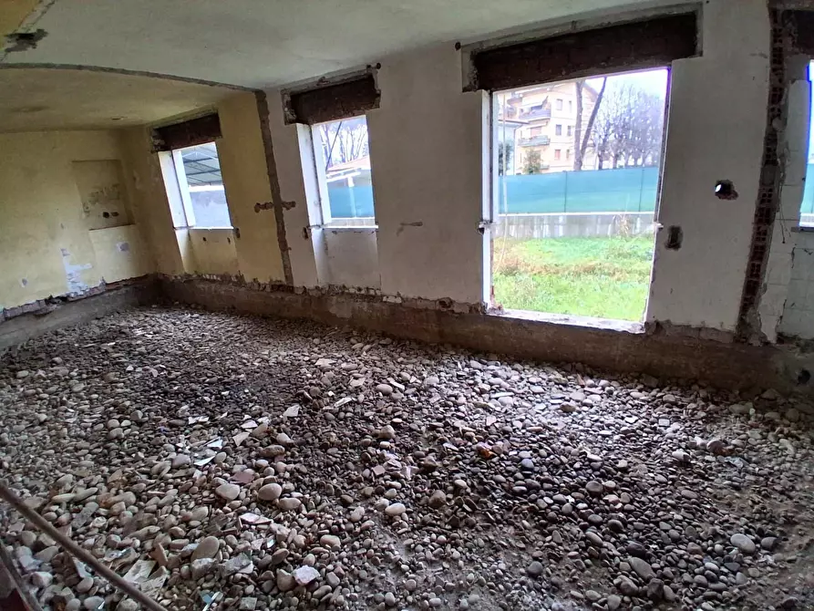 Immagine 19 di Villa in vendita  a Capannori