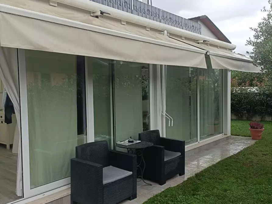 Immagine 17 di Casa indipendente in vendita  a Massa