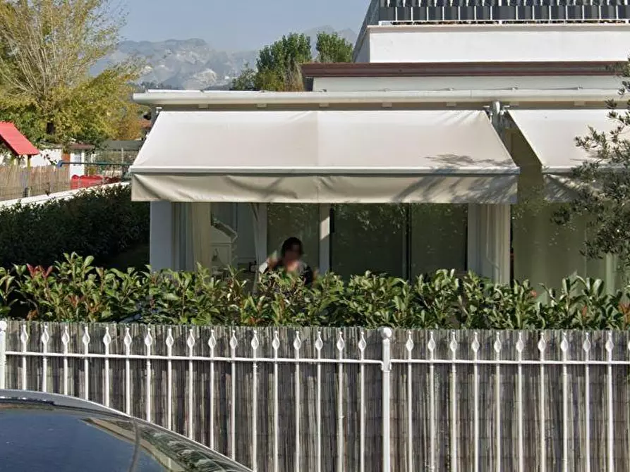 Immagine 15 di Casa indipendente in vendita  a Massa