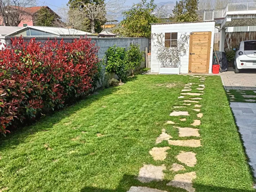 Immagine 14 di Casa indipendente in vendita  a Massa